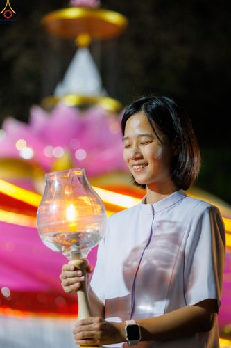 ภาพ No.297188:วันที่ 17 มกราคม พ.ศ. 2569 พิธีจุดประทีปถวายเป็นพุทธบูชา และบูชาธรรมมหาปูชนียาจารย์ (ภาพชุดที่ 2) ณ วัดโบสถ์บน ต.บางคูเวียง จ.นนทบุรี อนุสรณ์สถานลำดับที่ 4 สถานที่เกิดด้วยกายธรรม ในโครงการธรรมยาตรา กตัญญูบูชา มหาปูชนียาจารย์ พระมงคลเทพมุนี(สด จนฺทสโร) พร