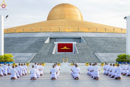 ภาพ No.82675:พิธีเวียนประทักษิณ, พิธีวันทาเจดีย์ ณ มหาธรรมกายเจดีย์  พิธีบรรพชาหมู่พระพี่เลี้ยงเข้าพรรษา, ธรรมทายาทอุดมศึกษา รุ่นที่ 50(ภาคฤดูฝน) และธรรมทายาทพุทธศาสตร์สากล รุ่นที่ 7 (ภาคฤดูฝน) วันเสาร์ที่ 17 มิถุนายน พ.ศ. 2566 ณ  โบสถ์พระไตรปิฎก วัดพระธรรมกาย จ.ปทุม