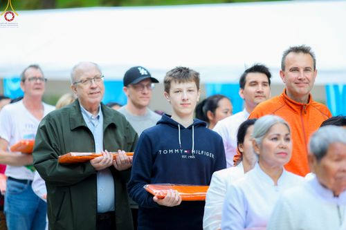 ภาพ No.85578:พิธีทอดผ้าป่าฉลองวัดพระธรรมกายเอกเกอร์ซุน  ในโอกาสสถาปนาครบรอบ 7 ปี  วันอาทิตย์ที่ 30 กรกฎาคม พ.ศ.2566 ณ วัดพระธรรมกายเอกเกอร์ซุน ประเทศนอร์เวย์