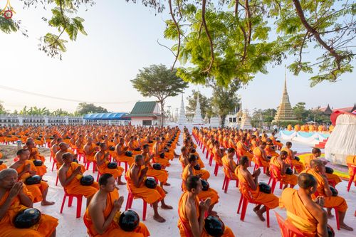 ภาพ No.294426:วันที่ 14 มกราคม พ.ศ. 2569 พิธีตักบาตรพระธรรมยาตรา ณ วัดสองพี่น้อง ต.ต้นตาล อ.สองพี่น้อง จ.สุพรรณบุรี ในโครงการธรรมยาตรา กตัญญูบูชา มหาปูชนียาจารย์ พระมงคลเทพมุนี(สด จนฺทสโร) พระผู้ปราบมาร อนุสรณ์สถาน 7 แห่ง ปีที่ 14