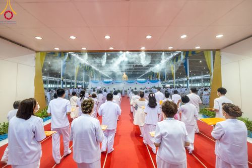 ภาพ No.90000:พิธีปฎิบัติธรรมและพิธีทอดผ้าป่าสมทบกฐินครั้งที่ 3 เนื่องใน 139 ปี วันคล้ายวันเกิดด้วยรูปกายเนื้อ พระมงคลเทพมุนี (สด จนฺทสโร) พระผู้ปราบมาร วันอังคารที่ 10 ตุลาคม พ.ศ. 2566 ณ วัดพระธรรมกาย จ.ปทุมธานี