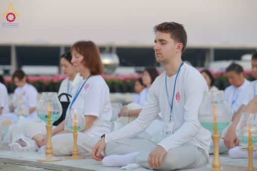 ภาพ No.312128:วันอังคารที่ 3 มีนาคม พ.ศ.2569 พิธีเวียนประทักษิณและจุดมาฆประทีป ณ ลานธรรมพระมหาธรรมกายเจดีย์ วัดพระธรรมกาย