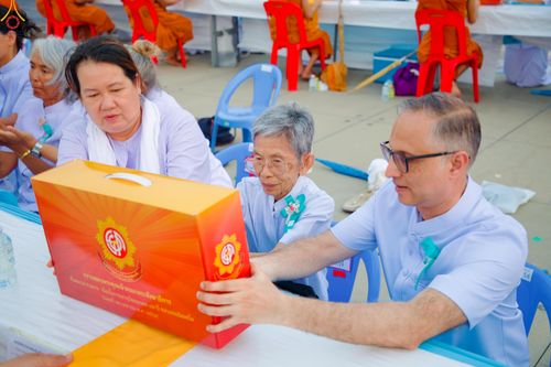 ภาพ No.324727:วันที่ 22 เมษายน พ.ศ.2569 (วันคุ้มครองโลก) บรรยากาศสาธุชน ในงานถวายมหาสังฆทาน 40,000 กว่าวัดทั่วประเทศ ณ ลานธรรม วัดพระธรรมกาย