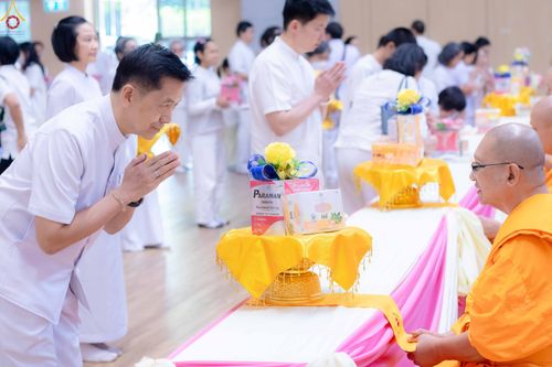 ภาพ No.343656:วันที่ 16 สิงหาคม พ.ศ.2569 พิธีถวายคิลานเภสัช และอุปกรณ์ทางการแพทย์ ณ ห้องแก้วสารพัดนึก2 วัดพระธรรมกาย