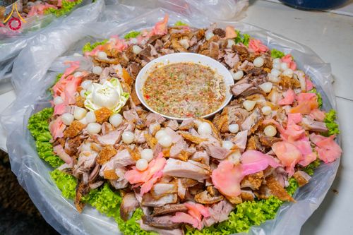 ภาพ No.297901:วันที่ 19 มกราคม พ.ศ. 2569 พิธีถวายภัตตาหารเป็นสังฆทาน แด่พระธรรมยาตรา ณ อนุสรณ์สถานบางปลา วัดบางปลา อำเภอบางเลน จังหวัดนครปฐม ในโครงการธรรมยาตรา กตัญญูบูชา มหาปูชนียาจารย์ พระมงคลเทพมุนี(สด จนฺทสโร) พระผู้ปราบมาร อนุสรณ์สถาน 7 แห่ง ปีที่ 14