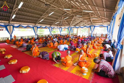 ภาพ No.317704:วันพฤหัสบดีที่ ๒ เมษายน พ.ศ.๒๕๖๙ พิธีบรรพชาสามเณรภาคฤดูร้อน น้อมบูชาธรรมอายุวัฒนมงคล ๘๒ ปี หลวงพ่อธัมมชโย และ ถวายเป็นพระราชกุศลแด่ สมเด็จพระกนิษฐาธิราชเจ้ากรมสมเด็จพระเทพรัตน์ราชสุดาฯ สยามบรมราชกุมารี รุ่นที่ ๑๓ ณ วัดทุ่งเจริญธรรม อำเภออมก๋อย จังหวัดเชี