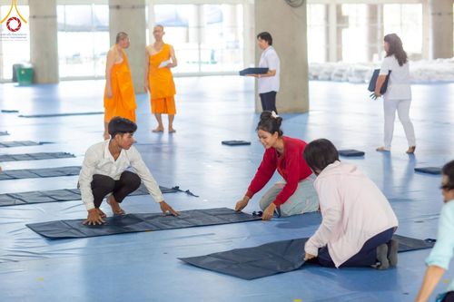 ภาพ No.219003:วันที่ 18-20 เมษายน พ.ศ. 2568 การเตรียมงานในลานธรรม , วิหารคด เพื่องานวันคุ้มครองโลก 22 เมษายน พศ. 2568