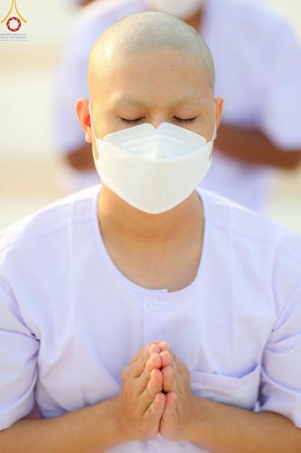 ภาพ No.101486:พิธีเวียนประทักษิณ, พิธีวันทาเจดีย์, พิธีขอขมาและมอบผ้าไตร ในโครงการอุปสมบทหมู่ รุ่นบูชาธรรมมหาปูชนียาจารย์ ณ วัดพระธรรมกาย ในวันที่ 9 ธันวาคม พ.ศ. 2566