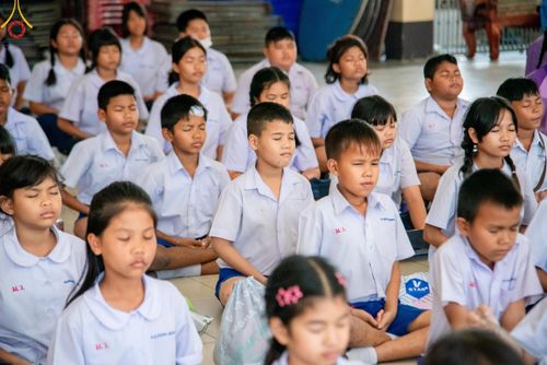 ภาพ No.192338:พิธีทอดผ้าป่าทำนุบำรุงศาสนสถาน ณ วัดเทพพล แขวงบางพรม เขตตลิ่งชัน กรุงเทพมหานคร ในโครงการธรรมยาตรา กตัญญูบูชา มหาปูชนียาจารย์ พระมงคลเทพมุนี(สด จนฺทสโร) พระผู้ปราบมาร อนุสรณ์สถาน 7 แห่ง ปีที่ 13 วันที่ 9 มกราคม พ.ศ. 2568