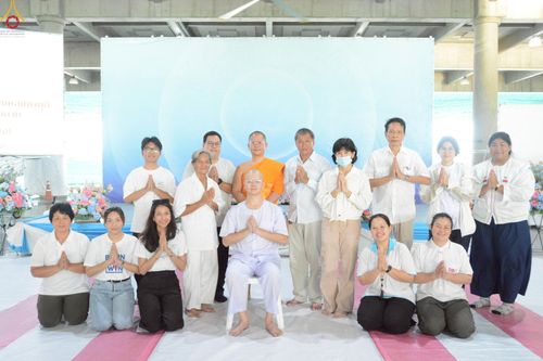 ภาพ No.248664:วันที่ 28 กันยายน พ.ศ. 2568 พิธีตัดปอยผม และปลงผม โครงการอุปสมบทบูชาธรรม 141 ปี พระมงคลเทพมุนี ณ วิหารคด วัดพระธรรมกาย