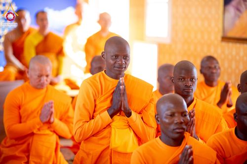 ภาพ No.231712:โครงการบรรพชาอุปสมบทหมู่ครั้งที่ 2 ณ วัดพระธรรมกายโจฮันเนสเบิร์ก ประเทศแอฟริกาใต้ วันอาทิตย์ 29 มิถุนายน พ.ศ. 2568