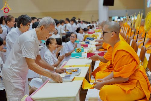 ภาพ No.237897:วันอาทิตย์ที่ 10 สิงหาคม พ.ศ. 2568 พิธีถวายไทยธรรมมุทิตาเปรียญธรรมและบาลีศึกษา ณ ห้องแก้วสารพัดนึก2 วัดพระธรรมกาย ปทุมธานี