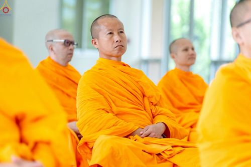 ภาพ No.242304:วันที่ ๒๙ - ๓๑ สิงหาคม พ.ศ. ๒๕๖๘ สัมมนารวมใจผู้นำบุญ บูชาธรรม ๘๑ ปี  หลวงพ่อธัมมชโย รุ่นที่ ๒ กฐินสามัคคีทั่วไทย ๓๐,๐๐๐ วัด โครงการอุปสมบทบูชาธรรมมหาปูชนียาจารย์  ๓,๐๐๐ รูป