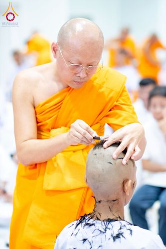 ภาพ No.213603:วันเสาร์ที่ 29 มีนาคม พ.ศ. 2568 พิธีปลงผม โครงการสามเณรยุวธรรมทายาท รุ่นที่ 33 โครงการสามเณรมัชฌิมธรรมทายาท รุ่นที่ 29 ณ ห้องปฏิบัติธรรมวิหารคด คอร์ 13 วัดพระธรรมกาย