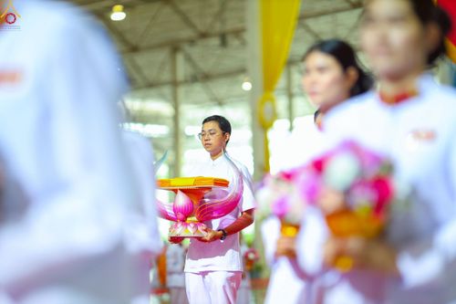 ภาพ No.240758:วันพุธที่ 27 สิงหาคม พ.ศ. 2568 พิธีทอดผ้าป่าเพื่อสร้างอาคาร  82 ปี หลวงพ่อธัมมชโย สมทบกฐินวัดพระธรรมกาย และกฐิน 30,000 วัดทั่วประเทศ ครั้งที่ 1