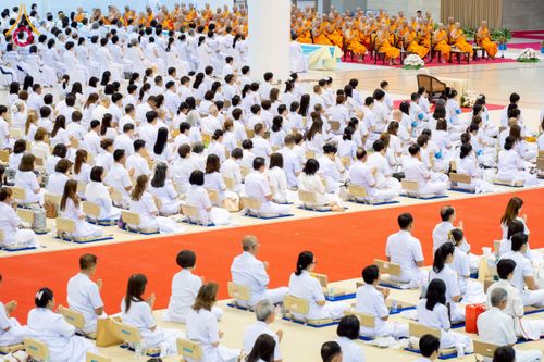 ภาพ No.264363:วันอาทิตย์ที่ 2 พฤศจิกายน พ.ศ. 2568 พิธีบูชาข้าวพระ ณ สภาธรรมกายสากล วัดพระธรรมกาย