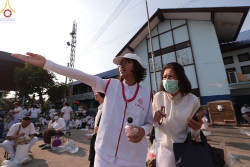 ภาพ No.117016:V.16 เป็นทีม การเตรียมงาน เก็บงาน การรับบุญของเจ้าหน้าที่หน่วยงานต่างๆ เพื่อโครงการธรรมยาตรา กตัญญูบูชามหาปูชนียาจารย์ พระมงคลเทพมุนี (สด จนฺทสโร) พระผู้ปราบมาร อนุสรณ์สถาน 7 แห่ง ปีที่ 12 ระหว่างวันที่ 2 - 31 มกราคม พ.ศ. 2567