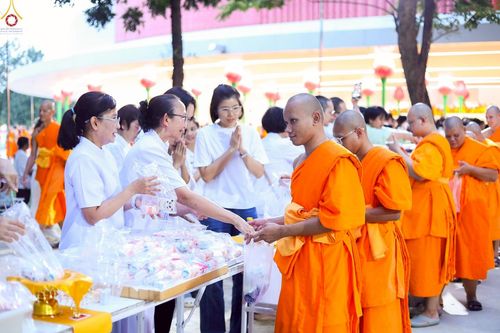 ภาพ No.250700:วันอังคารที่ 7 ตุลาคม พ.ศ. 2568 พิธีมหาปวารณาออกพรรษา ณ โบสถ์พระไตรปิฎก วัดพระธรรมกาย