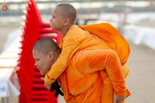 ภาพ No.218686:วันพฤหัสบดีที่ 17 เมษายน พ.ศ. 2568 การเตรียมงานในลานธรรม , สภาธรรมกายสากล , วิหารคด  เพื่องานวันคุ้มครองโลก 22 เมษายน พ.ศ. 2568