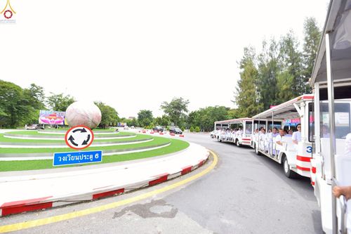 ภาพ No.242786:วันที่ 29-31 สิงหาคม พ.ศ. 2568 องค์กรภาคีเครือข่าย “บวร” (บ้าน-วัด-โรงเรียน-ราชการ) อ.คลองหลวง จัดบวชอุบาสิกาแก้ว ถวายพระราชกุศลแด่สมเด็จพระพันปีหลวง - กตัญญูบูชาแด่ผู้มีพระคุณ