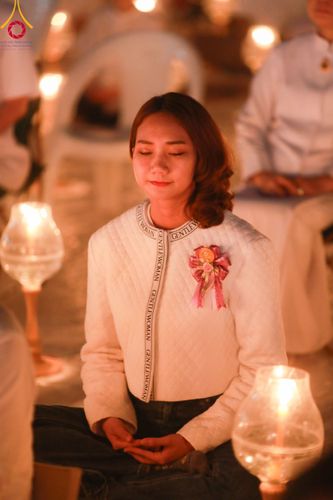 ภาพ No.112077:พิธีจุดประทีปถวายเป็นพุทธบูชา และบูชาธรรมมหาปูชนียาจารย์ พระมงคลเทพมุนี(สด จนฺทสโร) ในโครงการธรรมยาตรา กตัญญูบูชา มหาปูชนียาจารย์ พระมงคลเทพมุนี(สด จนฺทสโร) พระผู้ปราบมาร อนุสรณ์สถาน 7 แห่ง ปีที่ 12 วันที่ 14 มกราคม พ.ศ. 2567 ณ วัดสองพี่น้อง อ.สองพี่น้อง