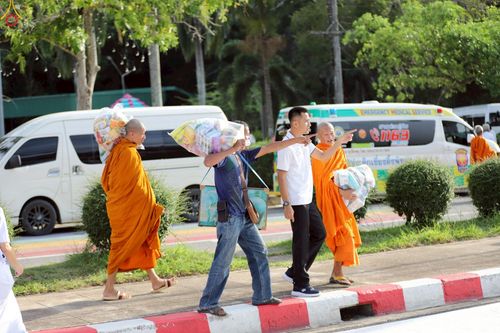 ภาพ No.236869:วันที่ 26-27 กรกฎาคม พ.ศ. 2568 ภาพการเตรียมงาน - เก็บงาน มหาสังฆทานครั้งยิ่งใหญ่ ตักบาตรพระ 1,000 รูป ทำบุญเมืองพัทลุง