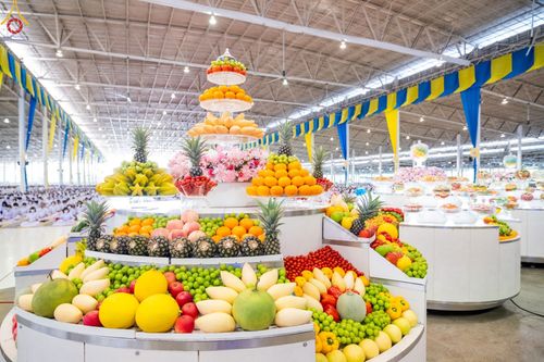 ภาพ No.86903:พิธีตักบาตร , พิธีบูชาข้าวพระ , พิธีจุดเทียนใจ ไฟนิรันดร์ อนันตชัย ในวันอาทิตย์ต้นเดือน 3 กันยายน พ.ศ. 2566 ณ วัดพระธรรมกาย