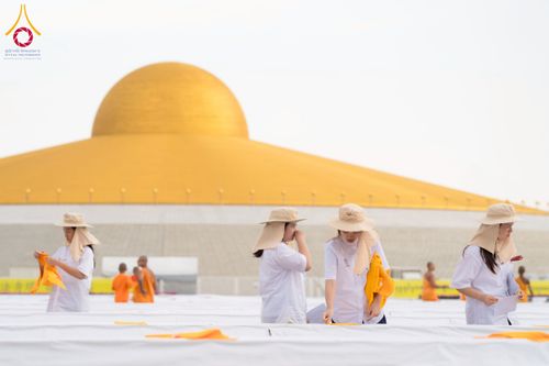 ภาพ No.217801:วันที่ 10-14 เมษายน พ.ศ. 2568 เจ้าหน้าที่อาสาสมัคร เตรียมงานวันคุ้มครองโลก ชุดที่ 2 วัดพระธรรมกาย จ.ปทุมธานี