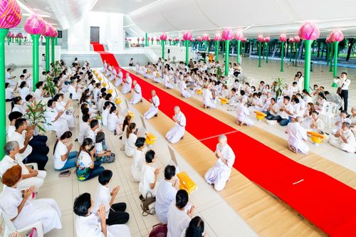 ภาพ No.159765:พิธีตัดปอยผมปลงผมนาคธรรมทายาท, พิธีบรรพชาอุปสมบทหมู่ โครงการอุปสมบทหมู่บูชาธรรม 140 ปี พระมงคลเทพมุนี (สด จนฺทสโร) ณ โบสถ์พระไตรปิฏก วัดพระธรรมกาย วันเสาร์ที่ 5 ตุลาคม พ.ศ. 2567