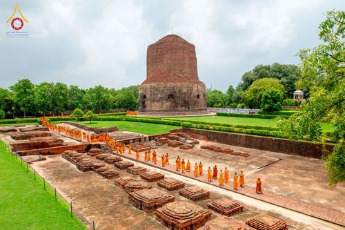 ภาพ No.231106:วันที่ 1 กรกฎาคม พ.ศ. 2568 โครงการบรรพชาสามเณร 300 รูป ถวายเป็นพุทธบูชา  วันอาสาฬหบูชา ณ จุดกำเนิดพระรัตนตรัย  ต้นแหล่งธัมมจักกัปปวัตตนสูตร เมืองพาราณสี  สารนาถ ประเทศอินเดีย