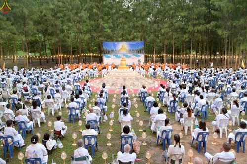 ภาพ No.238410:วันเสาร์ที่ 9 สิงหาคม พ.ศ. 2568 พิธีกลั่นแผ่นดิน โปรยทราย และจุดประทีปถวายเป็นพุทธบูชา จ.ระยอง สถาปนาองค์พระเจดีย์เพื่อสร้างสันติภาพโลก ณ ศูนย์ปฏิบัติธรรมระยอง(บ้านช่องลม) ต.บางบุตร อ.บ้านค่าย จ.ระยอง