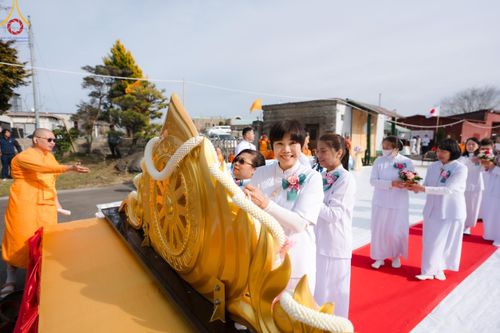 ภาพ No.132240:พิธีประดิษฐานยอดอุโบสถ บูชาธรรม 80 ปี หลวงพ่อธัมมชโย ณ วัดพระธรรมกายโทชิหงิ ประเทศญี่ปุ่น วันอาทิตย์ที่ 24 มีนาคม พ.ศ. 2567