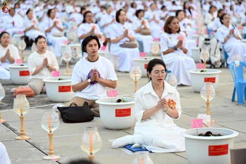 ภาพ No.252957:วันที่ 10 ตุลาคม พ.ศ. 2568 พิธีปลูกต้นทรัพย์บานชื่น ณ ลานธรรม วัดพระธรรมกาย