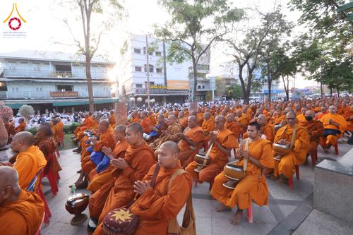 ภาพ No.312771:วันอาทิตย์ที่ 8 มีนาคม พ.ศ.2569 ทำบุญเมืองนครราชสีมา 558 ปี ตักบาตรพระ 10,000 รูป (ภาพชุดที่ 2)