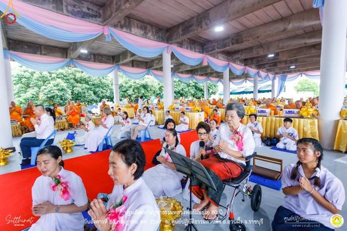 ภาพ No.147316:ปฐมสังฆทานบูชาธรรมหลวงพ่อธัมมชโย 80 ปี พิธีถวายสังฆทาน 80 วัด ในอำเภอสวนผึ้ง-บ้านคา  วันอังคารที่ 30 กรกฎาคม พ.ศ.2567 ณ ศูนย์ปฎิบัติธรรมสวนผึ้ง จ.ราชบุรี