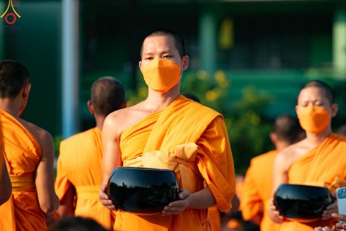 ภาพ No.116104:พิธีตักบาตรพระธรรมยาตรา ณ อนุสรณ์สถานลำดับที่ 4 สถานที่เกิดด้วยกายธรรม วัดโบสถ์(บน) จ.นนทบุรี วันที่ 21 มกราคม พ.ศ. 2567