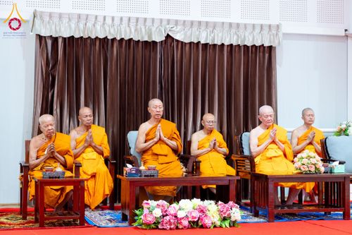 ภาพ No.149493:พิธีทักษิณานุปทานแด่บรรพชนตระกูลผ่องสวัสดิ์ และหมู่ญาติที่ล่วงลับไปแล้ว ประจำปี ครั้งที่ 19 วันพฤหัสบดีที่ 22 สิงหาคม พ.ศ. 2567 ณ พระมหาเจดีย์ทัตตชีโว ศูนย์อบรมเยาวชนกาญจนบุรี