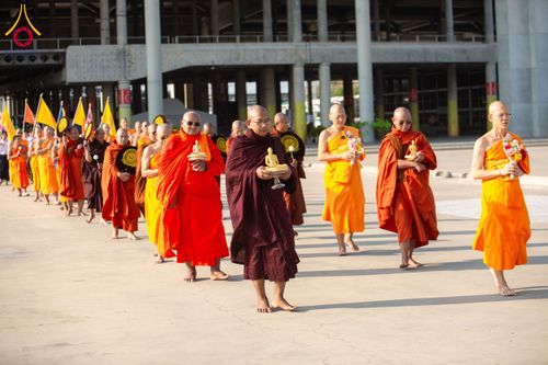 ภาพ No.209704:วันอาทิตย์ที่ 2 มีนาคม พ.ศ. 2568 พิธีภาคบ่าย สัมมนาพิเศษ, ปฏิบัติธรรม พิธีรับมอบพระบรมสารีริกธาตุ ณ สภาธรรมกายสากล วัดพระธรรมกาย