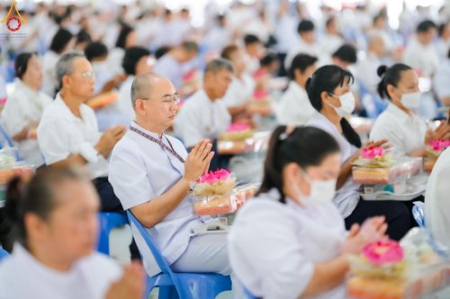 ภาพ No.153029:พิธีถวายภัตตาหารเมนูสวรรค์ ในพรรษาแห่งการเข้าถึงธรรม วันอังคารที่ 10 กันยายน พ.ศ. 2567 ครบรอบ 24 ปี วันละสังขาร คุณยายอาจารย์มหารัตนอุบาสิกาจันทร์ ขนนกยูง ณ หอฉันคุณยายอาจารย์ฯ วัดพระธรรมกาย