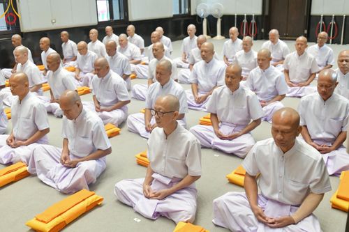 ภาพ No.199734:โครงการอุปสมบทหมู่บูชาธรรม 116 ปี คุณยายอาจารย์มหารัตนอุบาสิกาจันทร์ ขนนกยูง โครงการอุปสมบทหมู่ธรรมทายาท ระดับอุดมศึกษา รุ่นที่ 51 ภาคฤดูหนาว  ณ โบสถ์พระไตรปิฏก วัดพระธรรมกาย จ.ปทุมธานี  วันที่ 11 มกราคม พ.ศ. 2568 โดยมีพระครูปลัดรัตนวีรวัฒน์ เจ้าอาวาสวัด