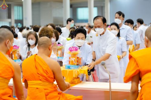 ภาพ No.85834:พิธีถวายคิลานเภสัชและอุปกรณ์การแพทย์ บูชาธรรมเนื่องในวันธรรมชัย วันที่ 19 สิงหาคม พ.ศ. 2566 ณ ห้องแก้วสารพัดนึก วัดพระธรรมกาย