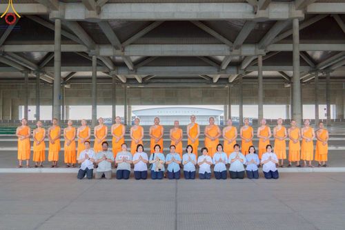 ภาพ No.218330:วันที่ 12-18 เมษายน พ.ศ. 2568 พระภิกษุและเจ้าหน้าที่อาสาสมัคร เตรียมพื้นที่ต้อนรับพักค้างพระสังฆาธิการ เนื่องในงานวันคุ้มครองโลก 22 เมษายน พ.ศ. 2568