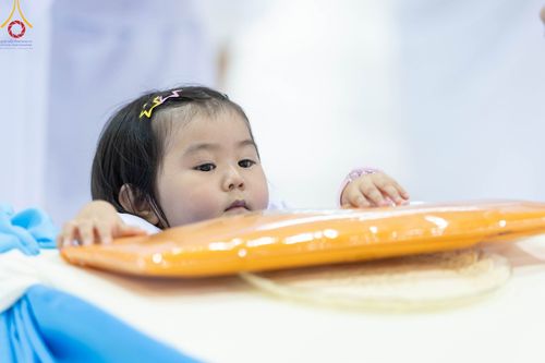 ภาพ No.99853:พิธีทอดผ้าป่า ต้นสมบัติจักรพรรดิ ในวันอาทิตย์ที่ 3 ธันวาคม พ.ศ. 2566 ณ สภาธรรมกายสากล วัดพระธรรมกาย จ.ปทุมธานี