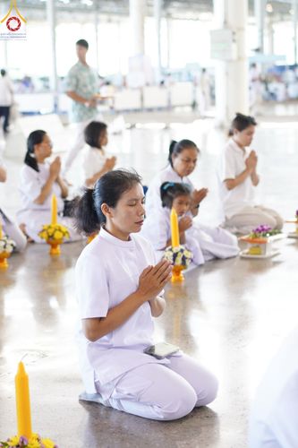 ภาพ No.143458:พิธีตักบาตร ข้าวสารอาหารแห้ง ณ บ้านแก้วเรือนทองคุณยายฯ และ พิธีบูชาข้าวพระ  ณ สภาธรรมกายสากล วัดพระธรรมกาย วันอาทิตย์ที่ 7 กรกฎาคม พ.ศ. 2567