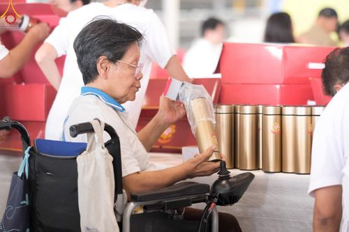 ภาพ No.210938:วันที่ 15 มีนาคม พ.ศ. 2568  บุญบรรจุกล่องไทยธรรม เพื่อถวายแด่พระสังฆาธิการ 40,000 กว่าวัดทั่วไทย ในวันคุ้มครองโลก 22 เมษายน พ.ศ. 2568