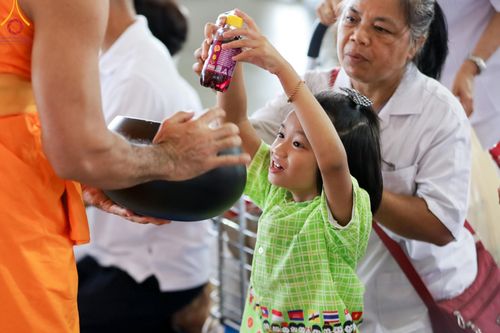 ภาพ No.149968:พิธีตักบาตร , พิธีปฎิบัติธรรม , พิธีถวายภัตตาหารเมนูสวรรค์ ในพรรษาแห่งการเข้าถึงธรรม วันธรรมชัย วันอังคารที่ 27 สิงหาคม พ.ศ.2567 ณ สภาธรรมกายสากล วัดพระธรรมกาย