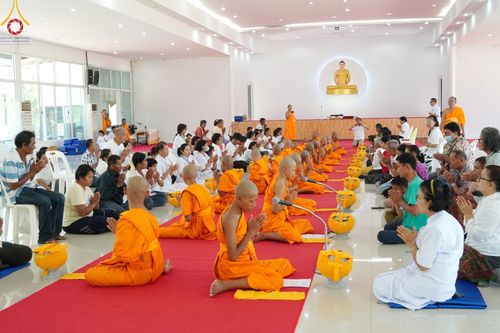 ภาพ No.134907:พิธีตัดปอยผม พิธีขอขมารับผ้าไตร พิธีบรรพชา และพิธีถวายบาตร ในโครงการบรรพชาสามเณร ฟื้นฟูพระพุทธศาสนาทั่วไทย  ณ ศูนย์ปฏิบัติธรรมและศูนย์อบรมเยาวชนเพชรบุรี ต.ท่าแลง อ.ท่ายาง จ.เพชรบุรี