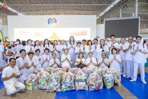 ภาพ No.205919:พิธีตักบาตร และ พิธีบูชาข้าวพระ ในวันอาทิตย์ต้นเดือน 2 กุมภาพันธ์ พ.ศ. 2568 ณ สภาธรรมกายสากล วัดพระธรรมกาย