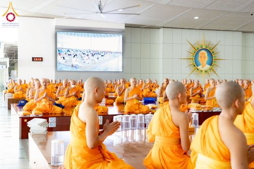 ภาพ No.226592:วันที่ 26 พฤษภาคม พ.ศ. 2568 พิธีบุพเปตพลี ครั้งที่ 164 ร่วมอุทิศบุญแด่หมู่ญาติที่ล่วงลับไปแล้ว และสืบทอดอายุพระพุทธศาสนา ณ หอฉันคุณยายอาจารย์ฯ วัดพระธรรมกาย