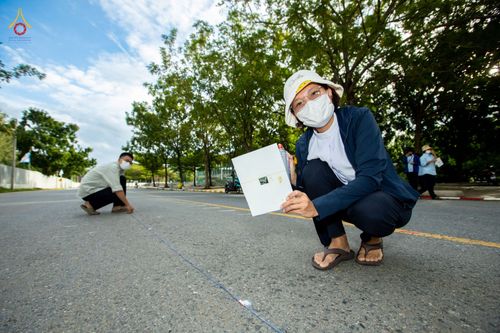 ภาพ No.88756:คณะสงฆ์ เจ้าหน้าที่ และสาธุชน ทุ่มเทแรงกายแรงใจเตรียมงาน เพื่องานวันครูผู้ค้นพบวิชชาธรรมกาย ตั้งแต่วันที่ 20 กันยายน พ.ศ. 2566